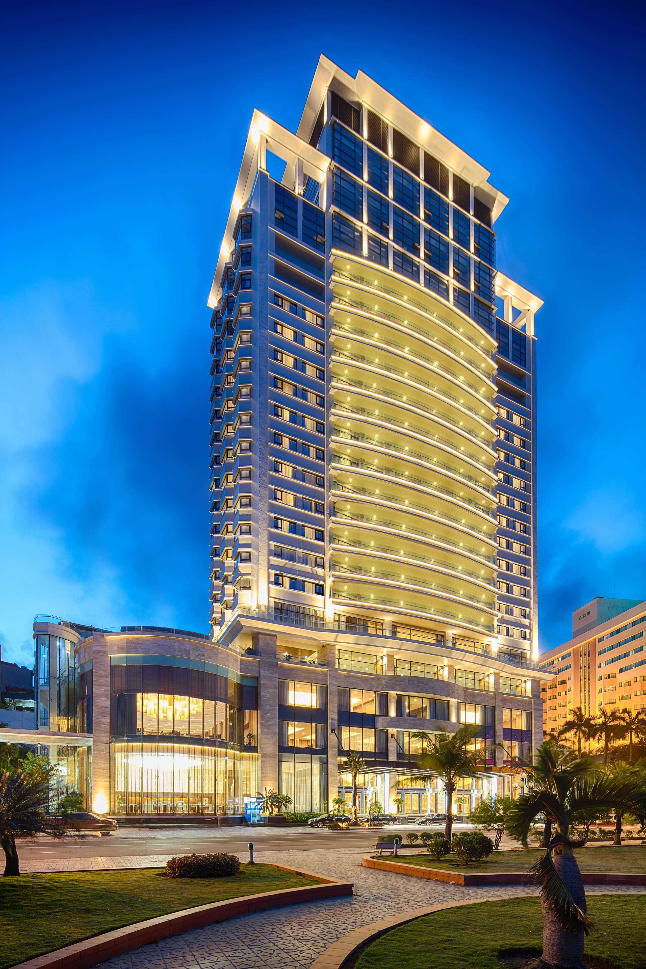 Wyndham Legend Halong Hotel - Tap to explore photos