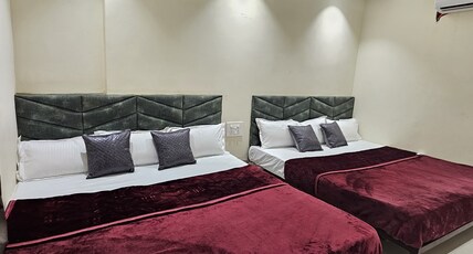 DevBhoomi Hotel Ujjain Room Type - Deluxe AC 6 Bed Room