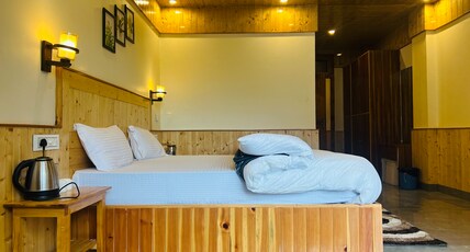 Tirthan Villa Homestay Room Type - Deluxe Room With Balcony 