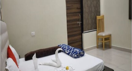 Regal Palace Barabanki Room Type - Deluxe Room