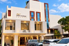 HOTEL GOMTI NANDAN PALACE,BINA
