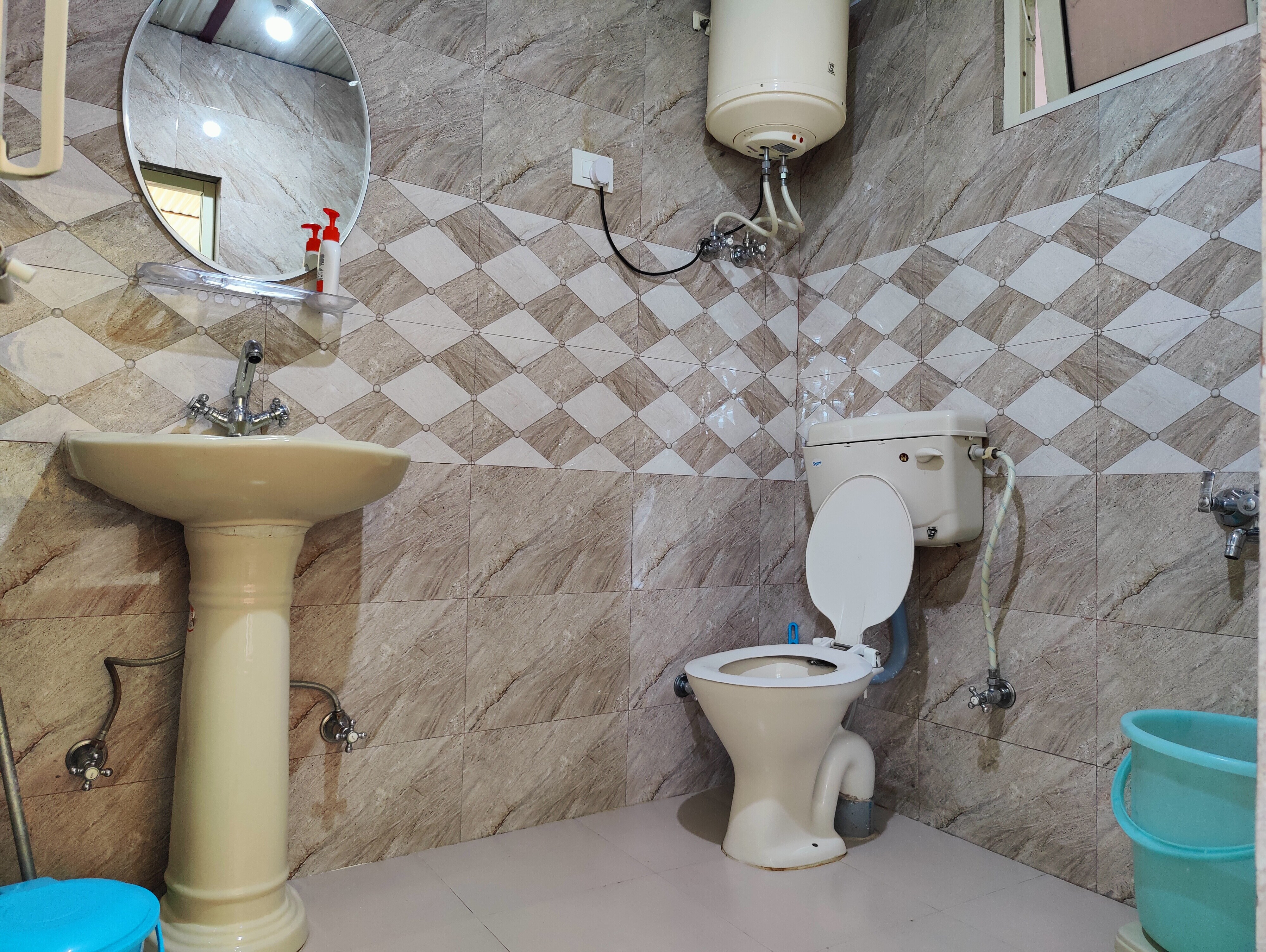 Sahaj Homestay Rooms in Naddi - Tap to explore photos