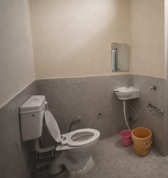 Pantnagar Guest House - Tap to explore photos