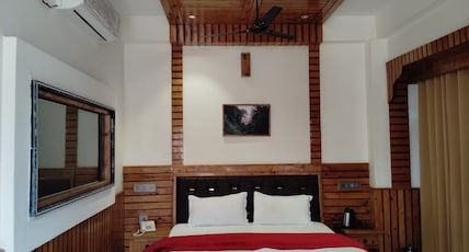 Hotel CM Palace - Pure Vegetarian Room Type - Junior Suite Spacious Room Hotel CM Palace - Pure Vegetarian Room Type - Junior Suite Spacious Room