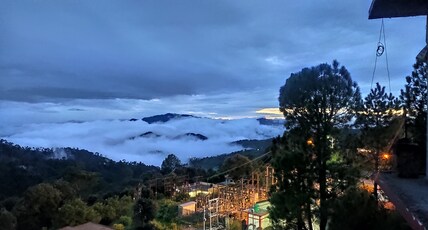 Royal's Homestay | Rooms & Caretaker Room Type - Room with mountain view and balcony
