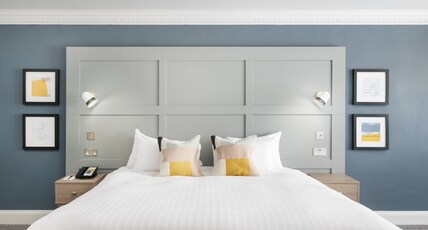 voco St. John's Solihull, an IHG hotel Room Type - 1 Super King Bed Grand Sofa Bed