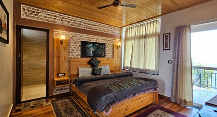 Countryside Villa Room Type - Maple Club Room