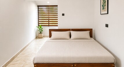 Thekkumpuram Tourist Home Room Type - Standard AC Double Room