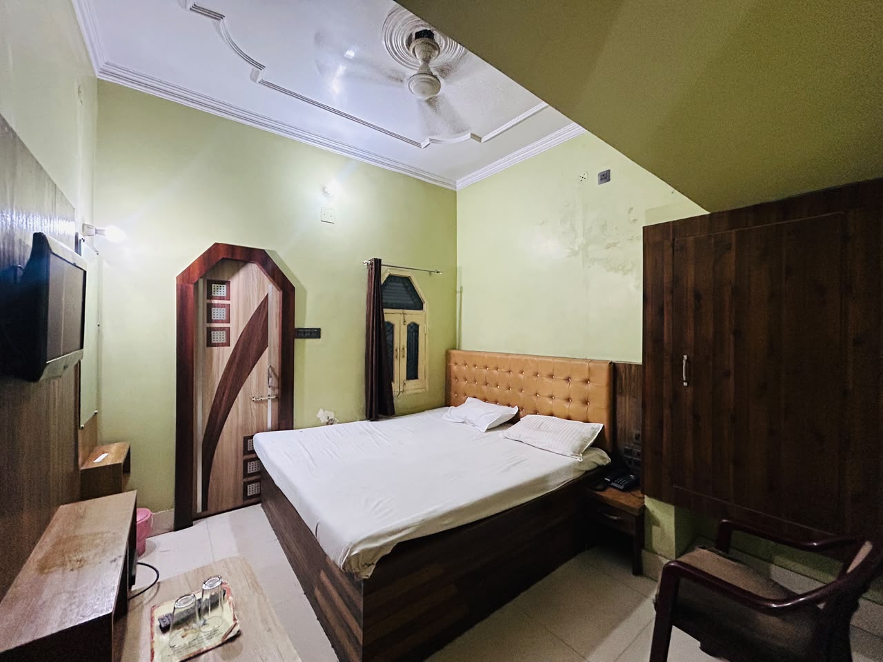 HOTEL LAXMI INTERNATIONAL - Tap to explore photos