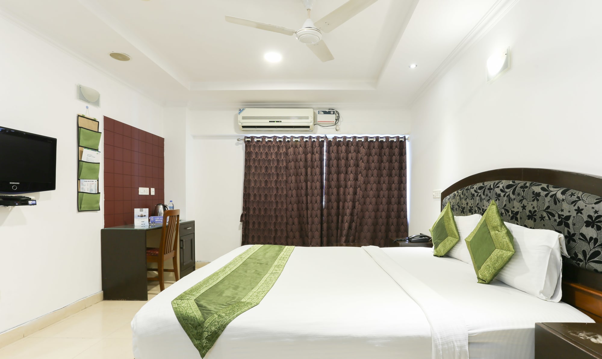 Laavish 7 Hotel - Tap to explore photos