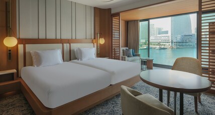 Intercontinental Yokohama Pier 8 Room Type - 2 Single Classic Club Lounge Access Minatomirai View