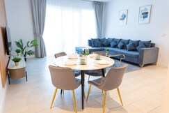 HAPPY SEASON La Vie Residences