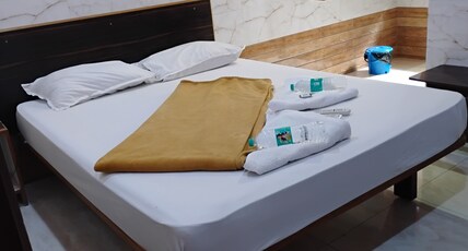 Dwaraka Lodge Room Type - Standard AC Room