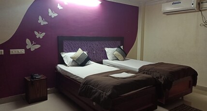 Hotel Sai Palace A/C Room Type - Deluxe Room