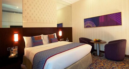 Raviz Center Point Hotel Bur Dubai Room Type - Deluxe Room with Bathtub
