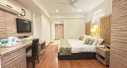 Surasena Regal Vista Room Type - Deluxe King Room