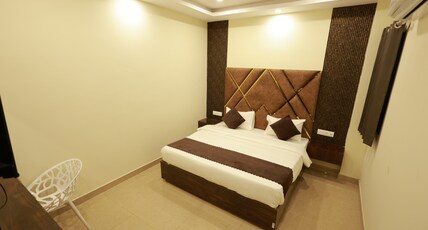Hotel Dream Inn Room Type - Double Bed