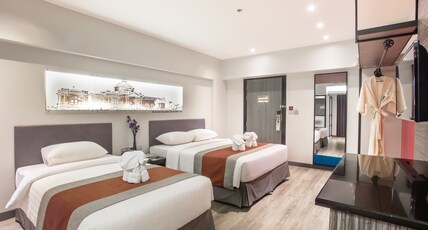 Nouvo City Hotel Room Type - Deluxe Canal Twin Room