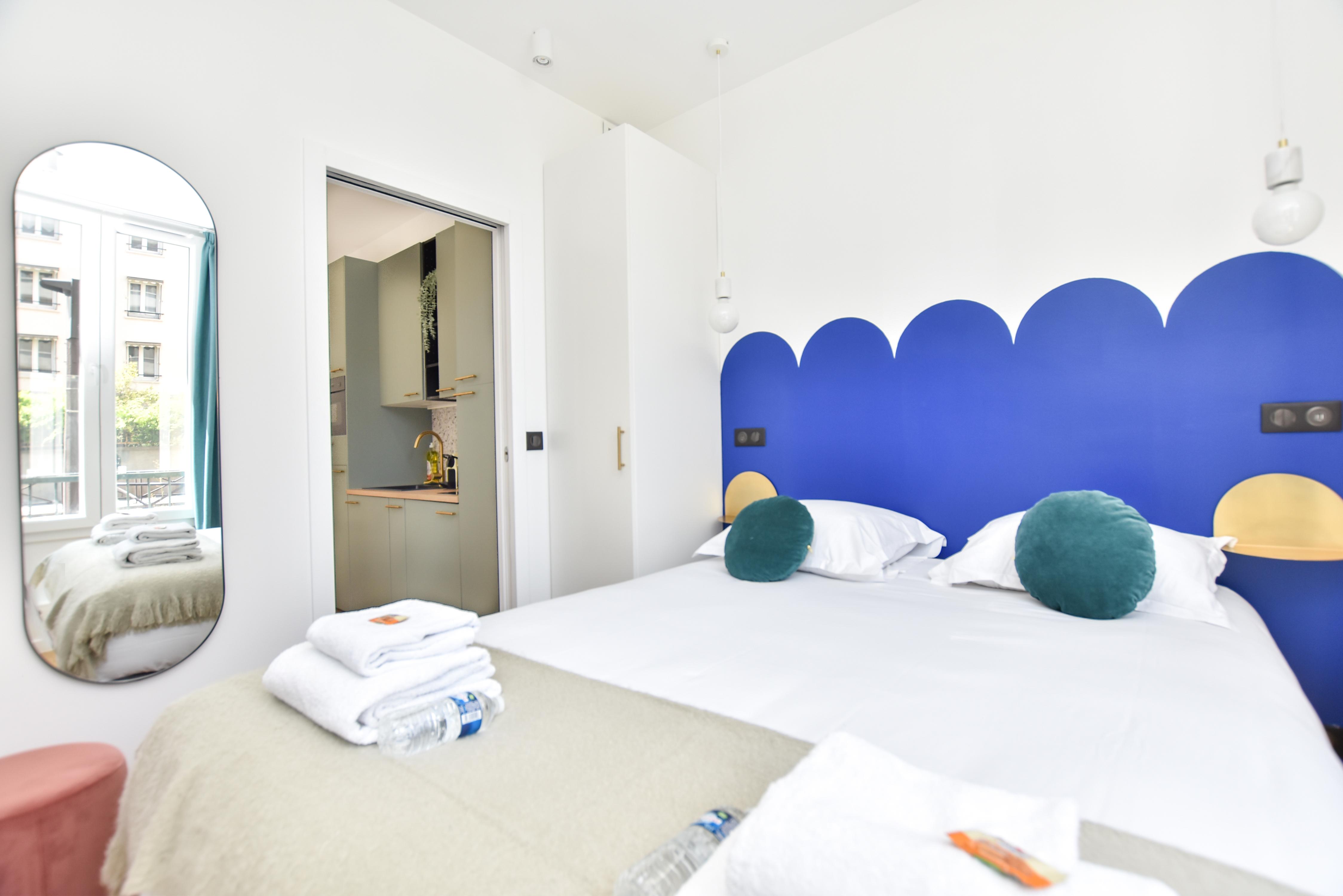 Charming and cosy flat next to the Eiffel Tower - Tap to explore photos
