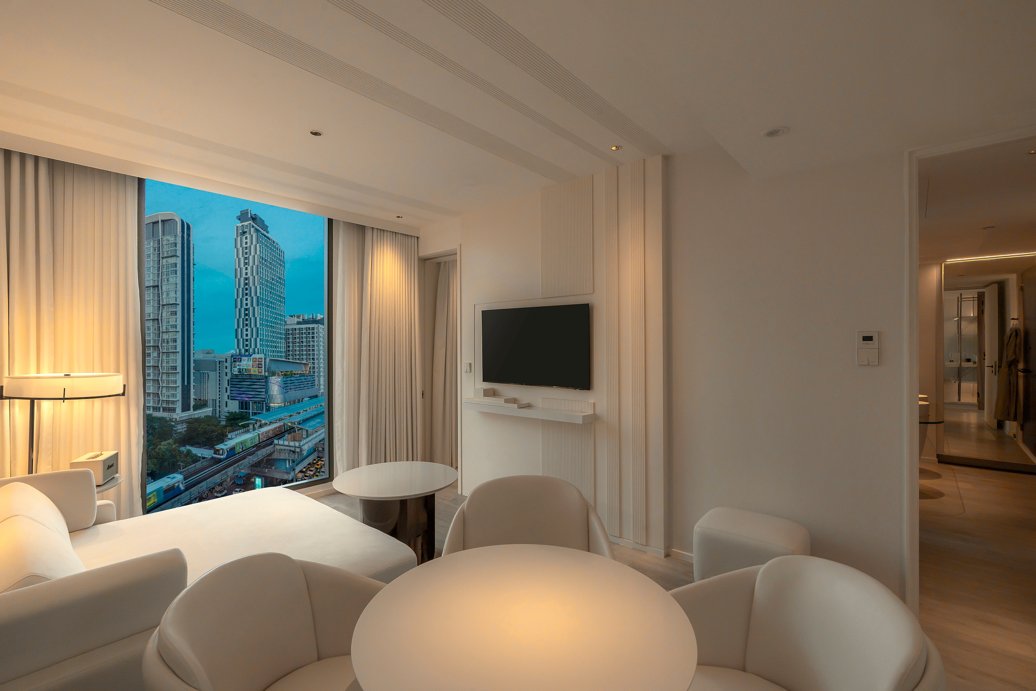 INNSiDE by Melia Bangkok Sukhumvit - Tap to explore photos