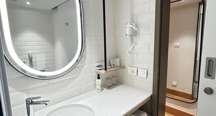 Hometel Chandigarh - A Sarovar Hotel Room Type - Deluxe Room - 1 Double Bed