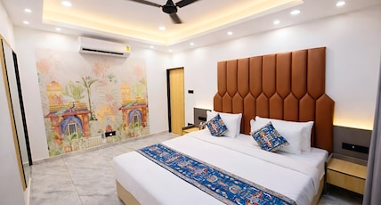 Hotel Matrushree - Near Shree Dwarkadhish Temple Room Type - Superior King Bed Room Hotel Matrushree - Near Shree Dwarkadhish Temple Room Type - Superior King Bed Room