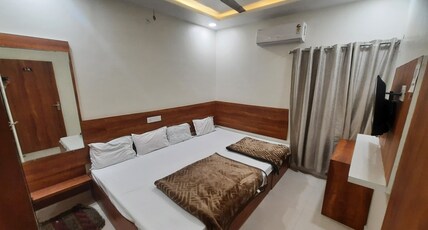 Hotel Shree Ujjain Room Type - Standard Triple Room