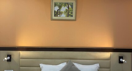 hotel Orange Room Type - Deluxe