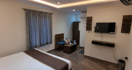 Hotel Olive Leave's Room Type - Deluxe Room AC