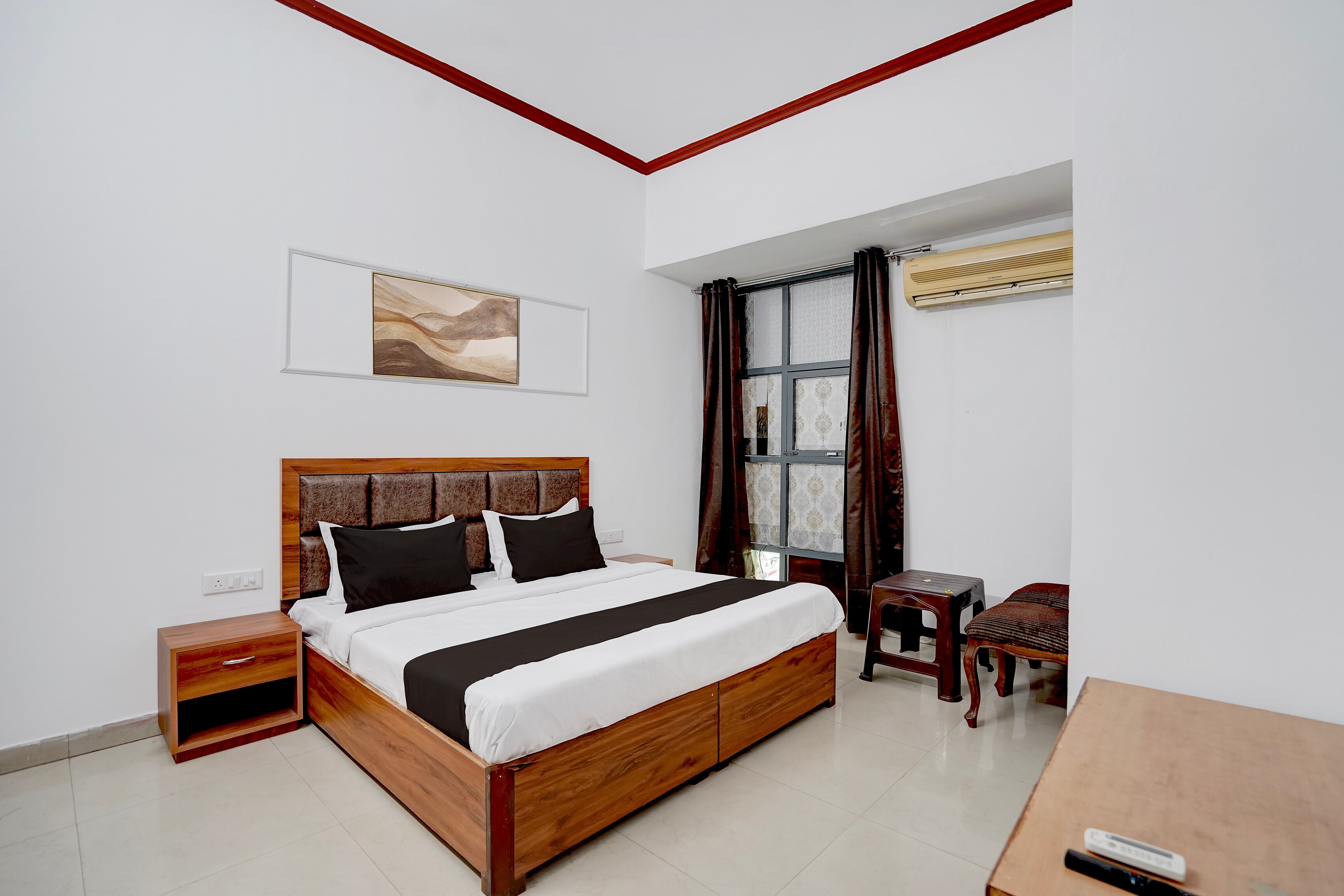 OYO 846422 Hotel The City Hub - Tap to explore photos