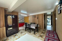 Mountain Manor Homestay