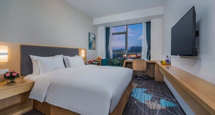 Holiday Inn Express Yantai Yeda Room Type - 1 King Standard Extra Floor Space Holiday Inn Express Yantai Yeda Room Type - 1 King Standard Extra Floor Space