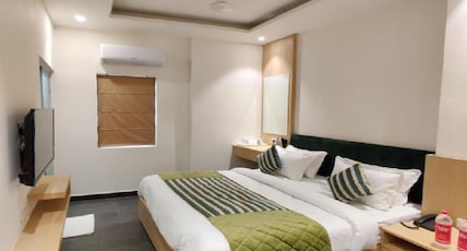 Hotel Dua Grand By Ajooni Hospitality - 5 Min Walk From Golden Temple Room Type - Deluxe Room Hotel Dua Grand By Ajooni Hospitality - 5 Min Walk From Golden Temple Room Type - Deluxe Room
