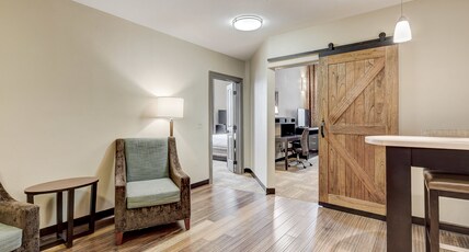 Staybridge Suites BALTIMORE - INNER HARBOR, an IHG hotel Room Type - 2 King 2 Bedroom Suite Ground Floor
