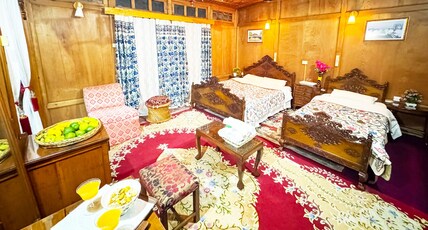New Golden Fleace Room Type - Deluxe Room Lake View