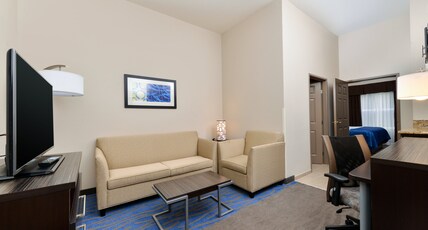 Holiday Inn Express St. Louis West - O'Fallon Room Type - 2 Double Beds Suite