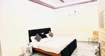 M.M Residency Room Type - Deluxe Room