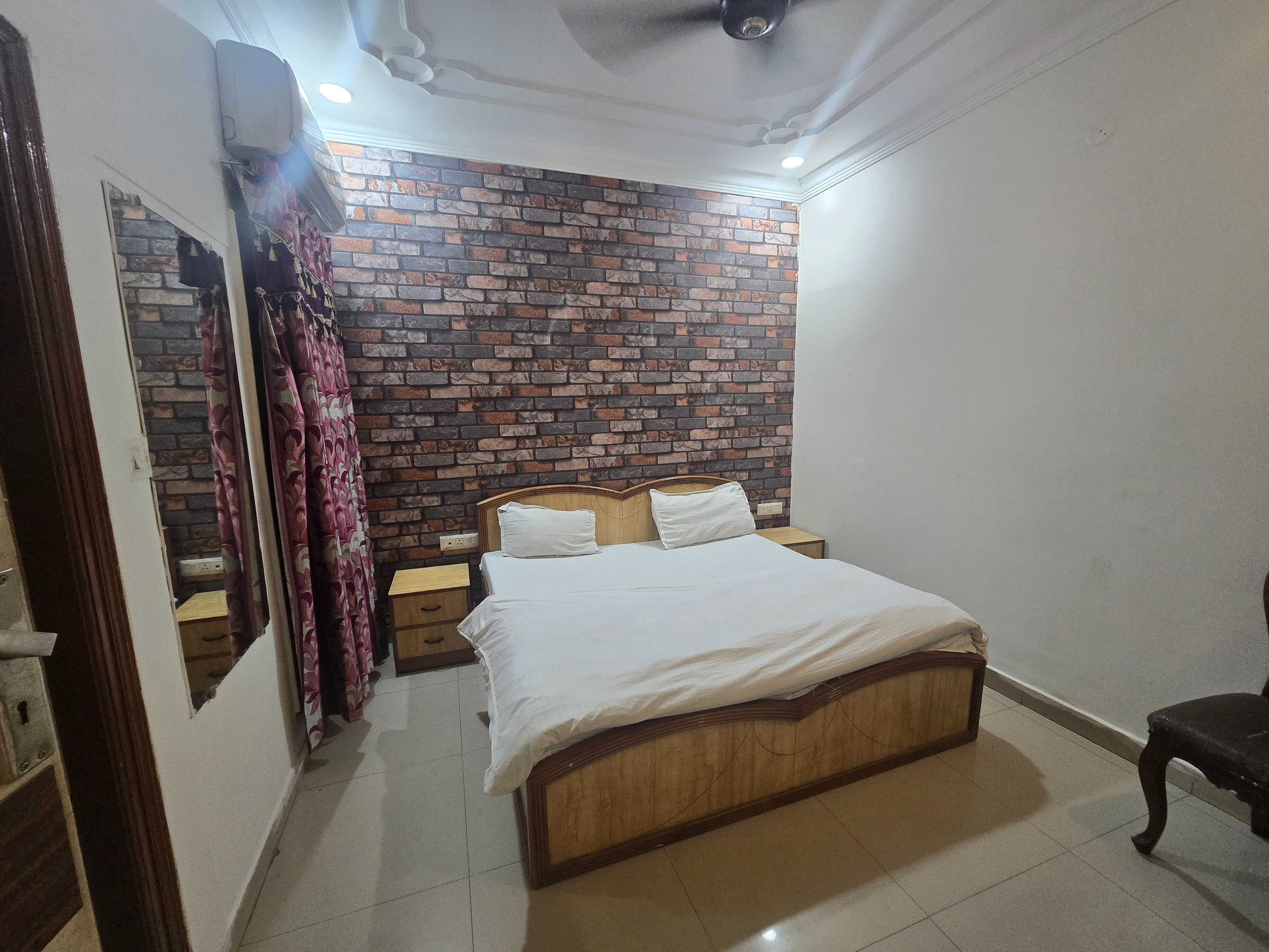 Townhouse Sri Golden Temple Amritsar Formerly Welnis Inn - Tap to explore photos