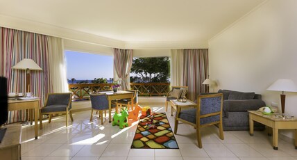 Movenpick Taba Room Type - Family Sea View King
