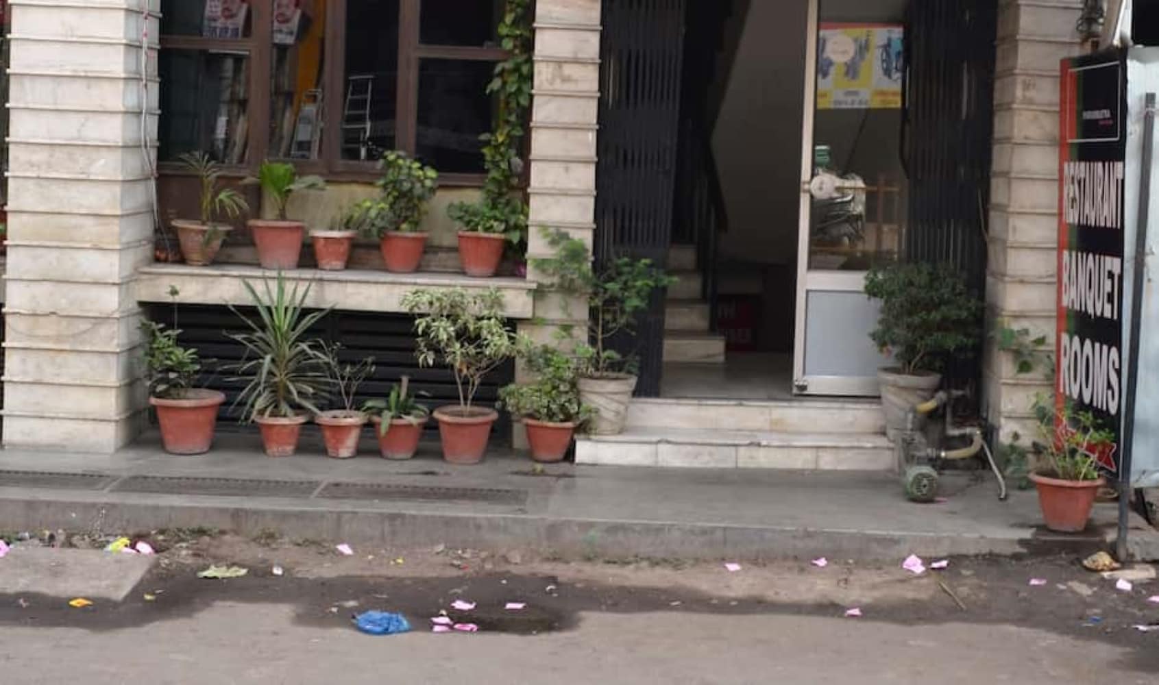 Hotel Shiva - Tap to explore photos