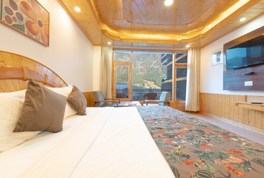 Snow Peak Retreat & Cottages (Centrally Heated- Hill View)