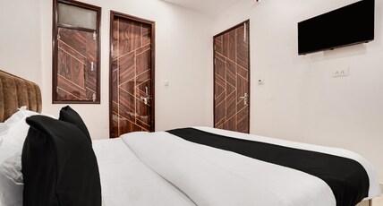 OYO 825879 Peaceful Stay Room Type - Classic