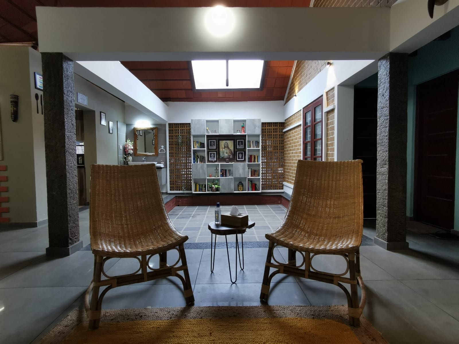 Afrika House Villa Stay - Tap to explore photos