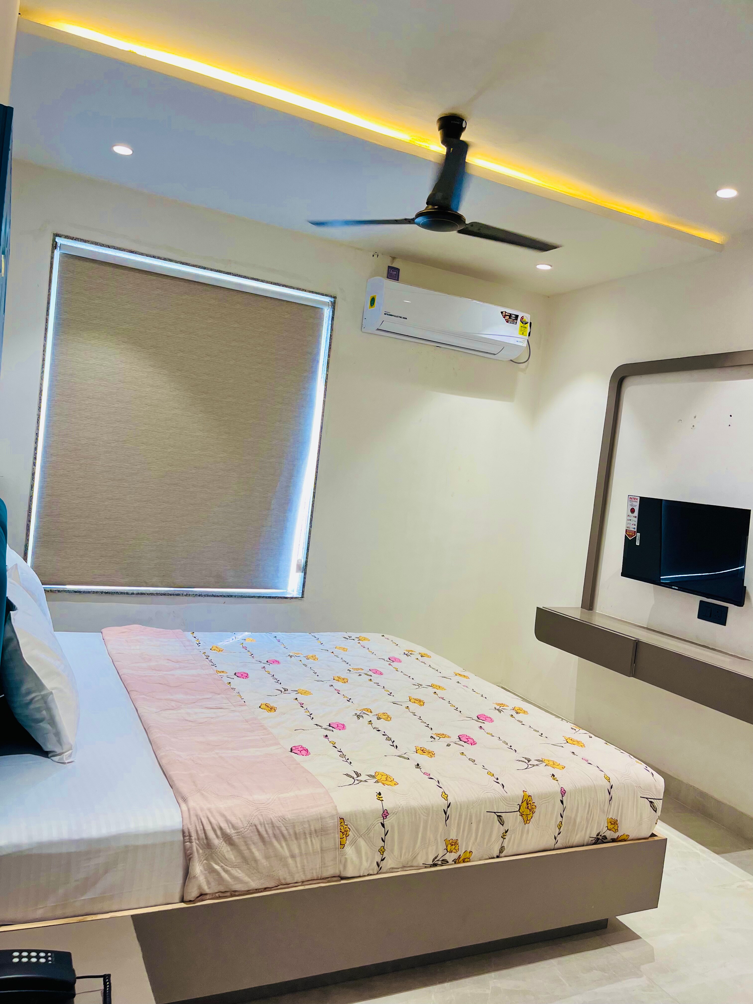 HOTEL JMP (Jamanlal Mangalchand Parmuwal) - Tap to explore photos