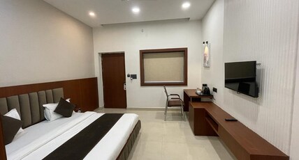The Kedar Resort Room Type - Deluxe Room (Garden View)