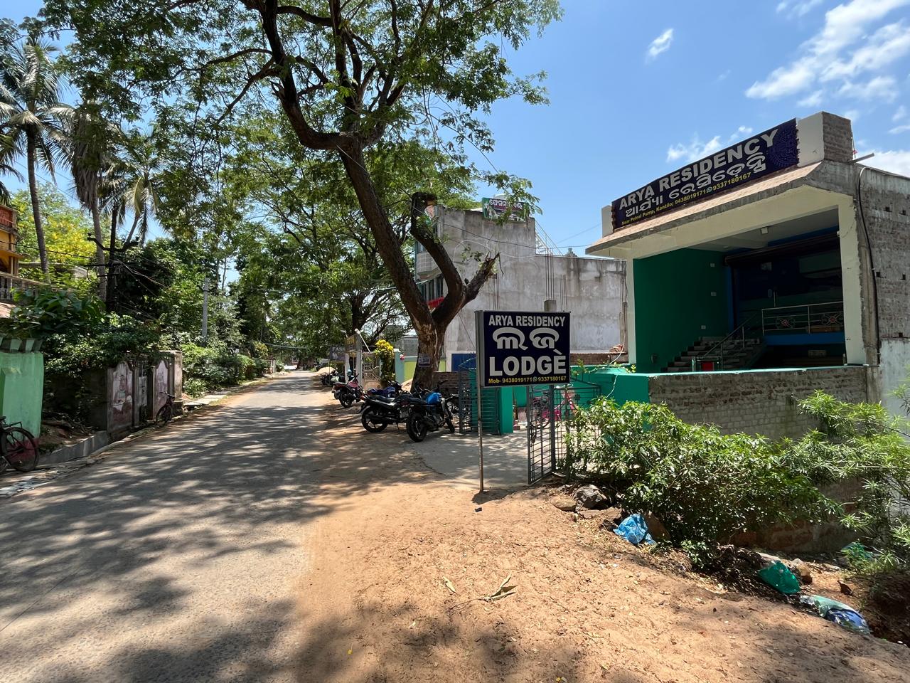 ARYA RESIDENCY LODGING AND BOARDING - Tap to explore photos
