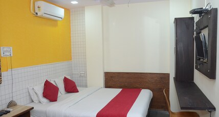 Hotel Sai Leela Room Type - Deluxe Quadruple Room
