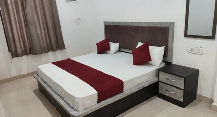Bharat Guest House Room Type - Deluxe Room