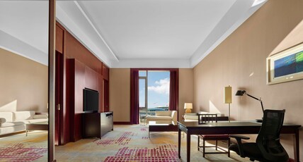 Hilton Beijing Capital Airport Room Type - King Premier Suite