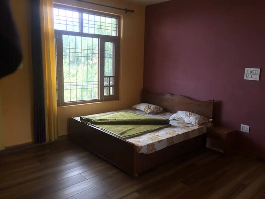 Sunny Homestay in Naddi - Tap to explore photos